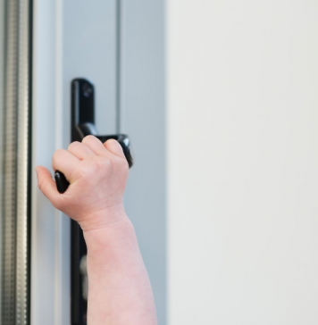 The Door Guardian: Childproof Lock Must Have