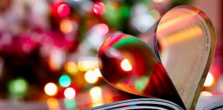 10 Cozy Holiday Romance Reads for 2021
