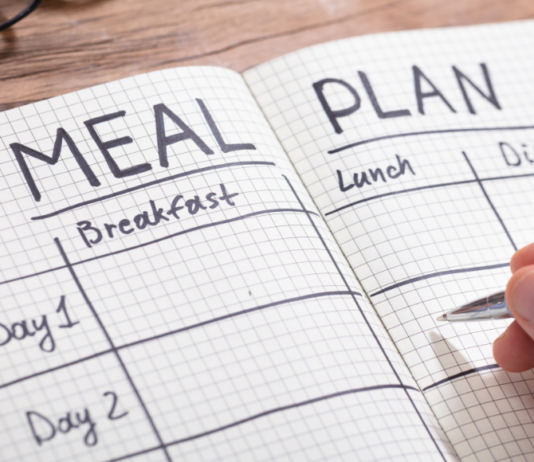 5 Tips to Meal Planning as a Busy Mom