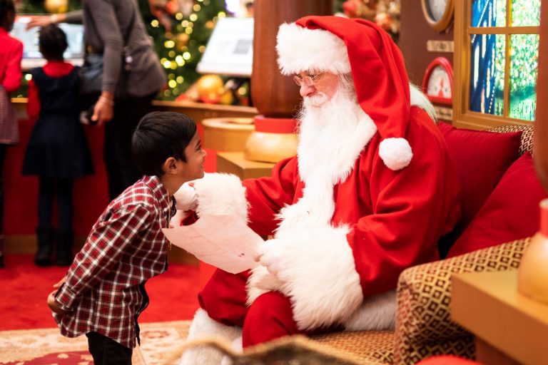 Atlanta Holiday Guide:: Santa Sightings