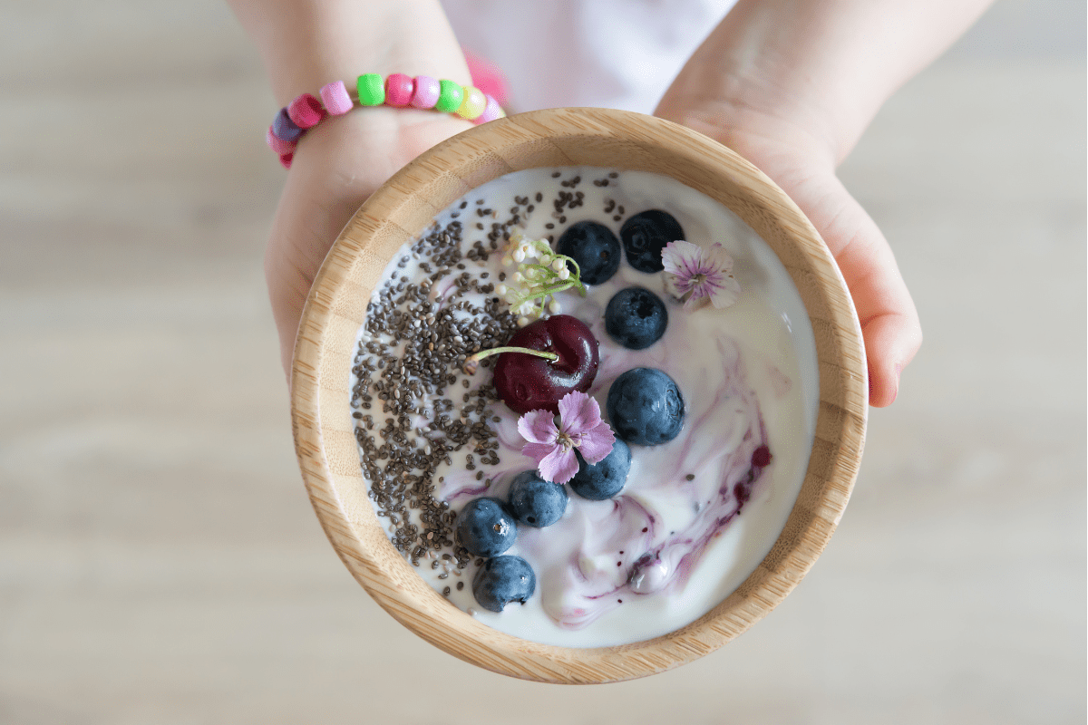 easy breakfast yogurt bowl