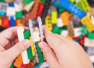 Celebrate National Lego Day: DIY Lego Travel Kit