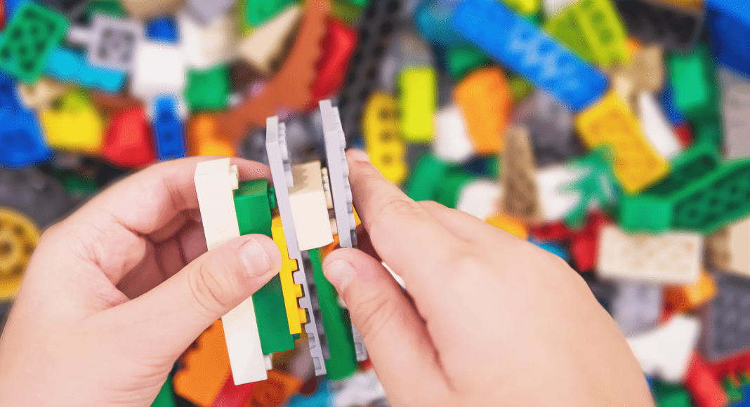 Celebrate National Lego Day: DIY Lego Travel Kit