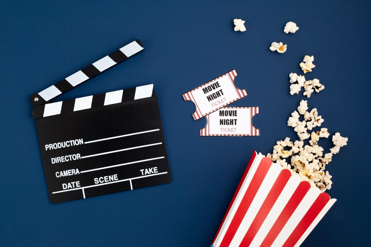 How to Create the Perfect Winter-Themed Family Movie Night