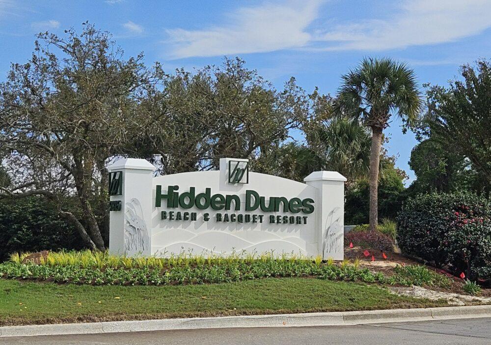 Hidden Dunes Resort Sign